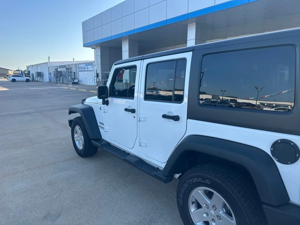 Used 2014 White Jeep Unlimited Sport image 27