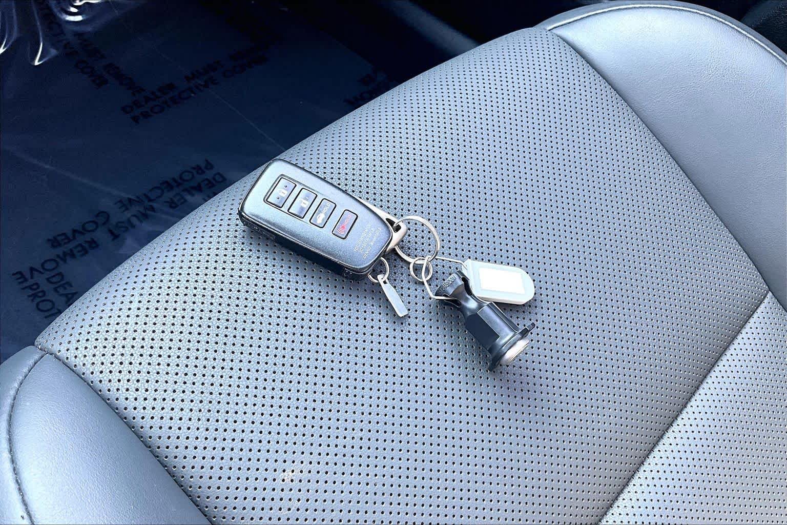 Used 2021 Atomic Silver Lexus  image 26