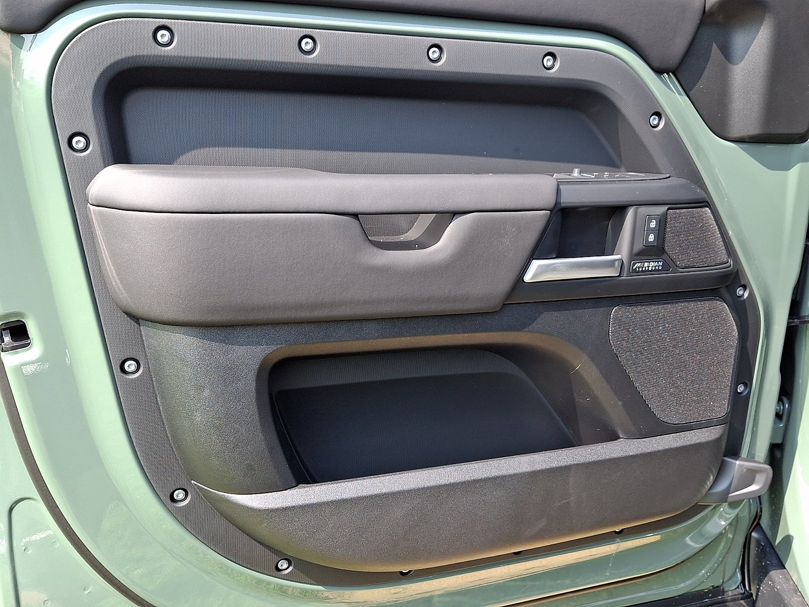 New 2026 Keswick Green Land Rover Trophy Edition Keswick image 8