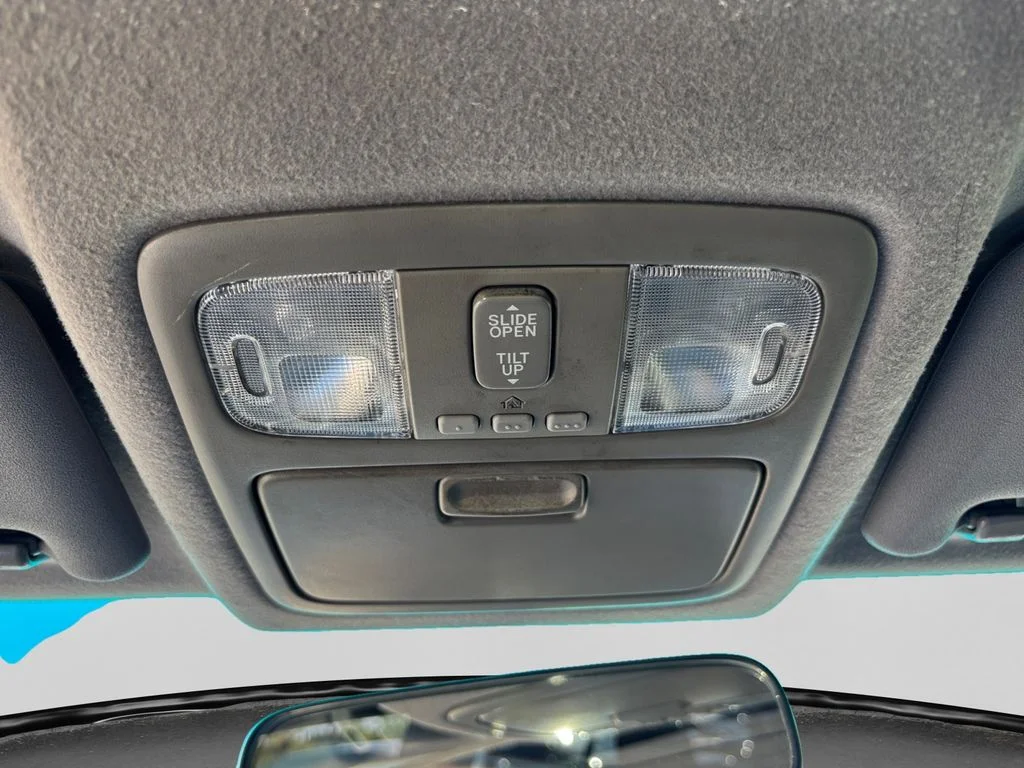 Used 2008 Silver Toyota SR5 image 32