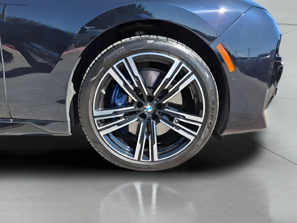 Used 2023 Black BMW 740i image 13