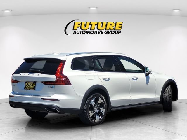 Used 2020 White Volvo T5 image 4