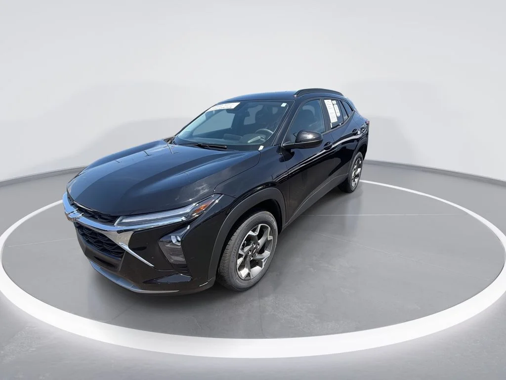 Used 2025 Black Chevrolet LT image 4