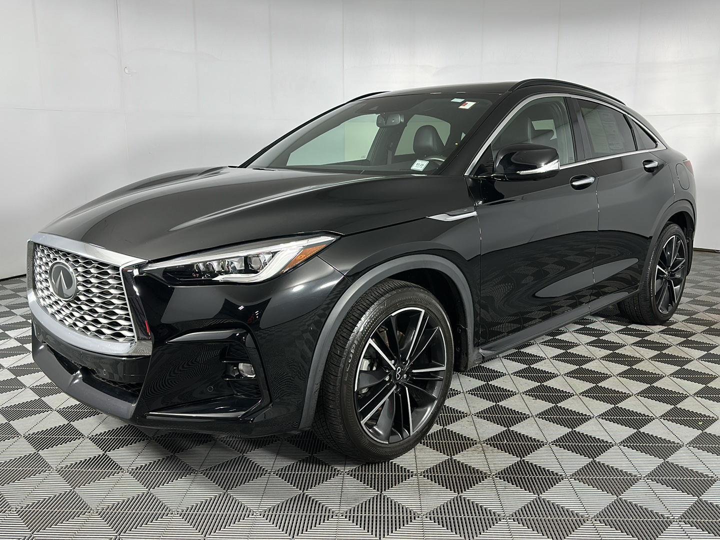 Certified Used 2022 Black Obsidian INFINITI ESSENTIAL image 17