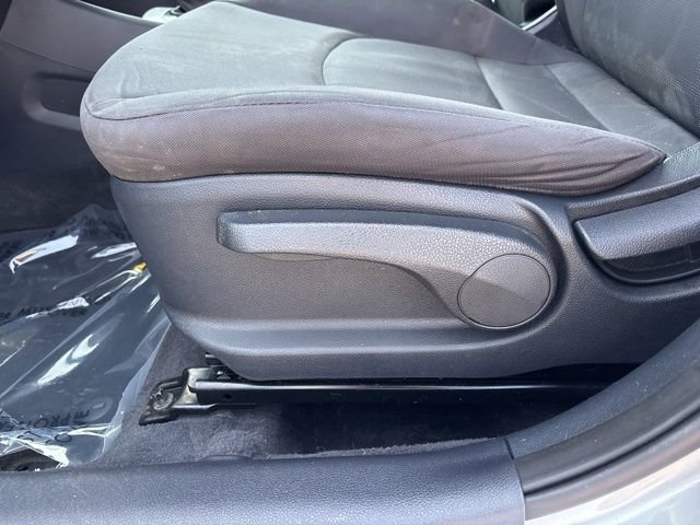 Used 2013 Silver Kia LX image 13