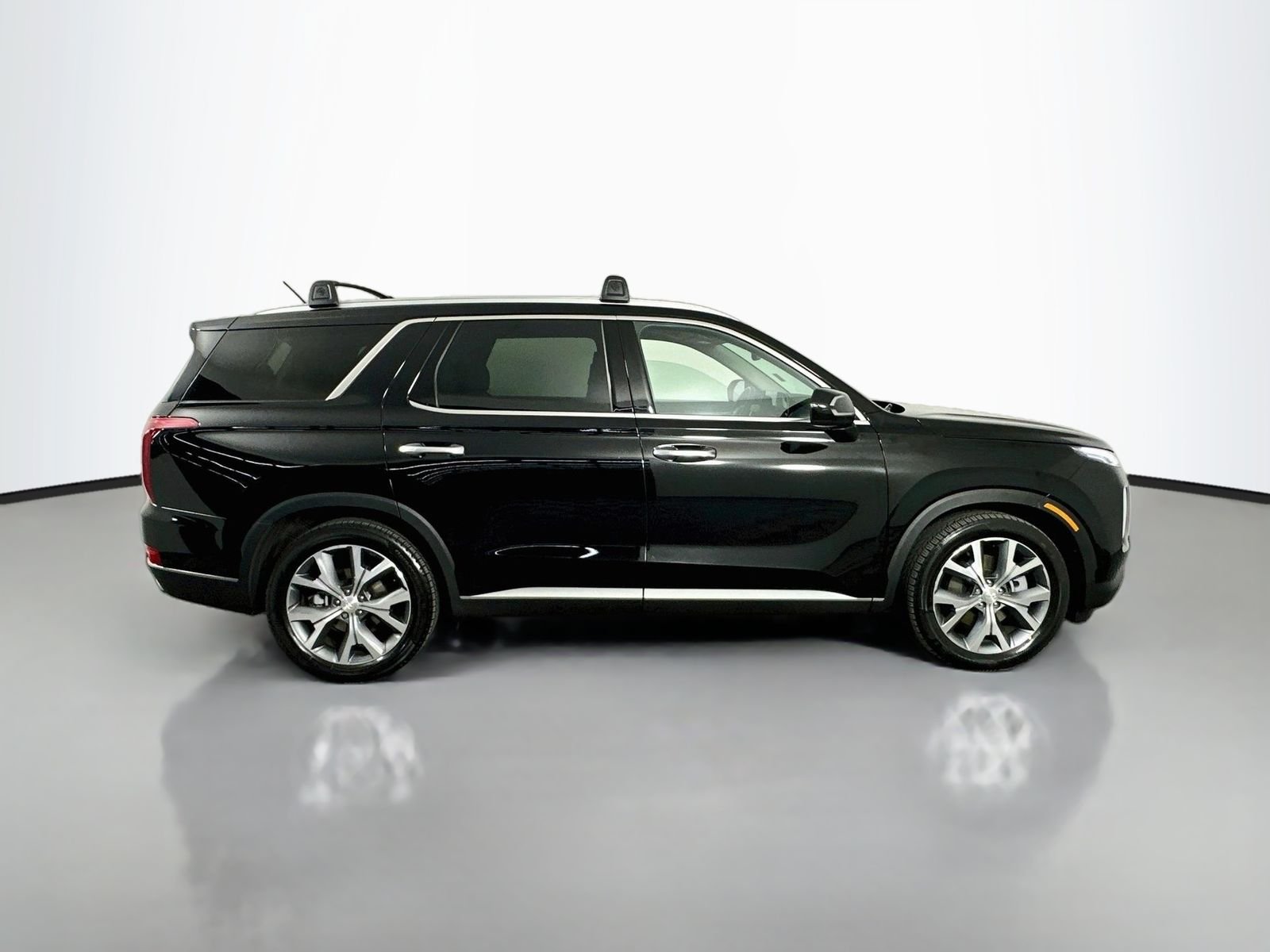 Used 2022 Abyss Black Pearl Hyundai SEL image 9