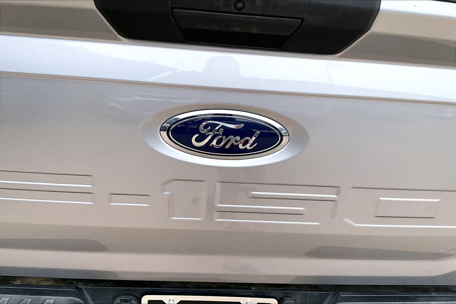 Used 2021 Iconic Silver Ford XL image 13