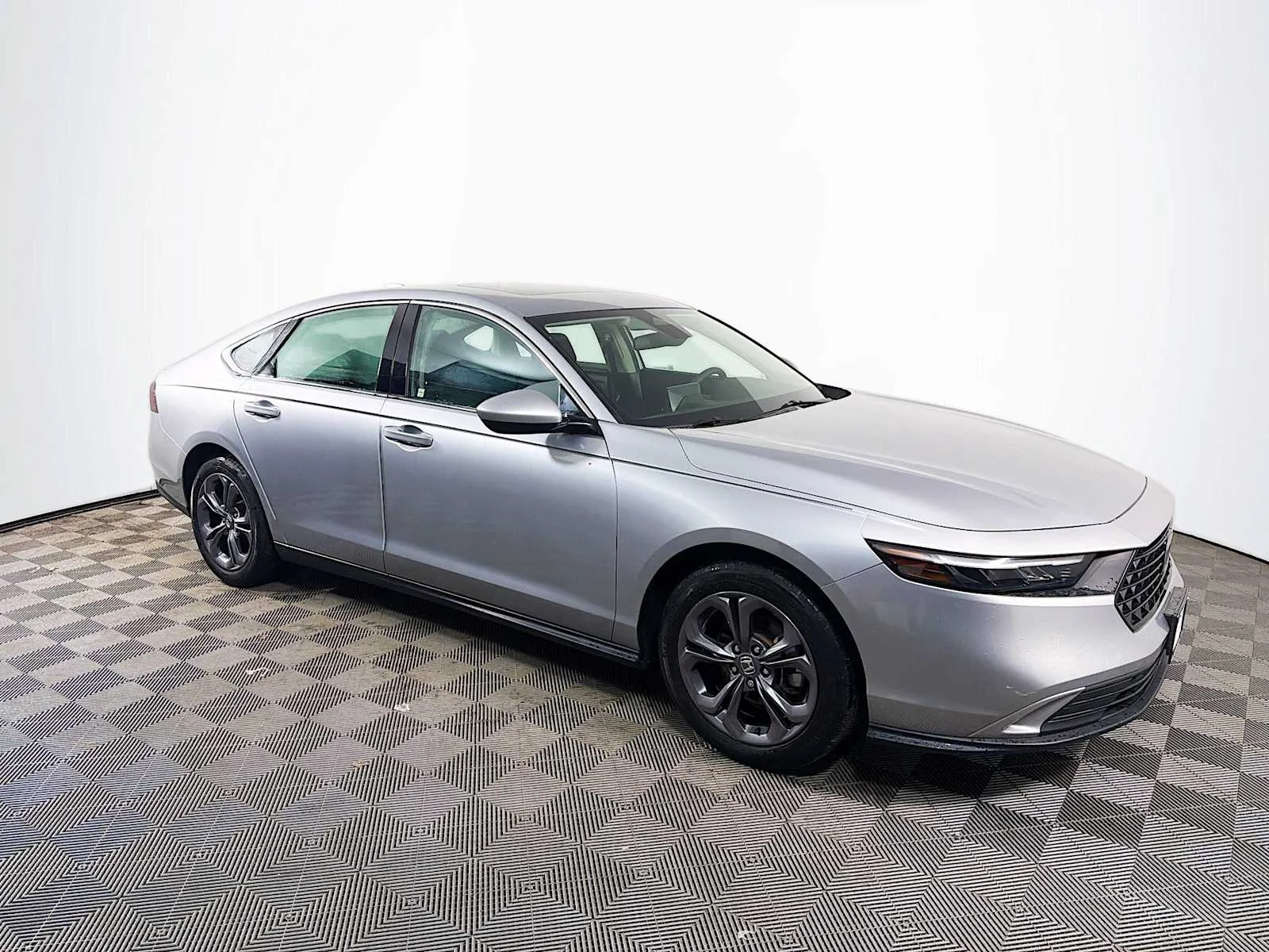 Used 2023 Lunar Silver Metallic Honda EX image 3