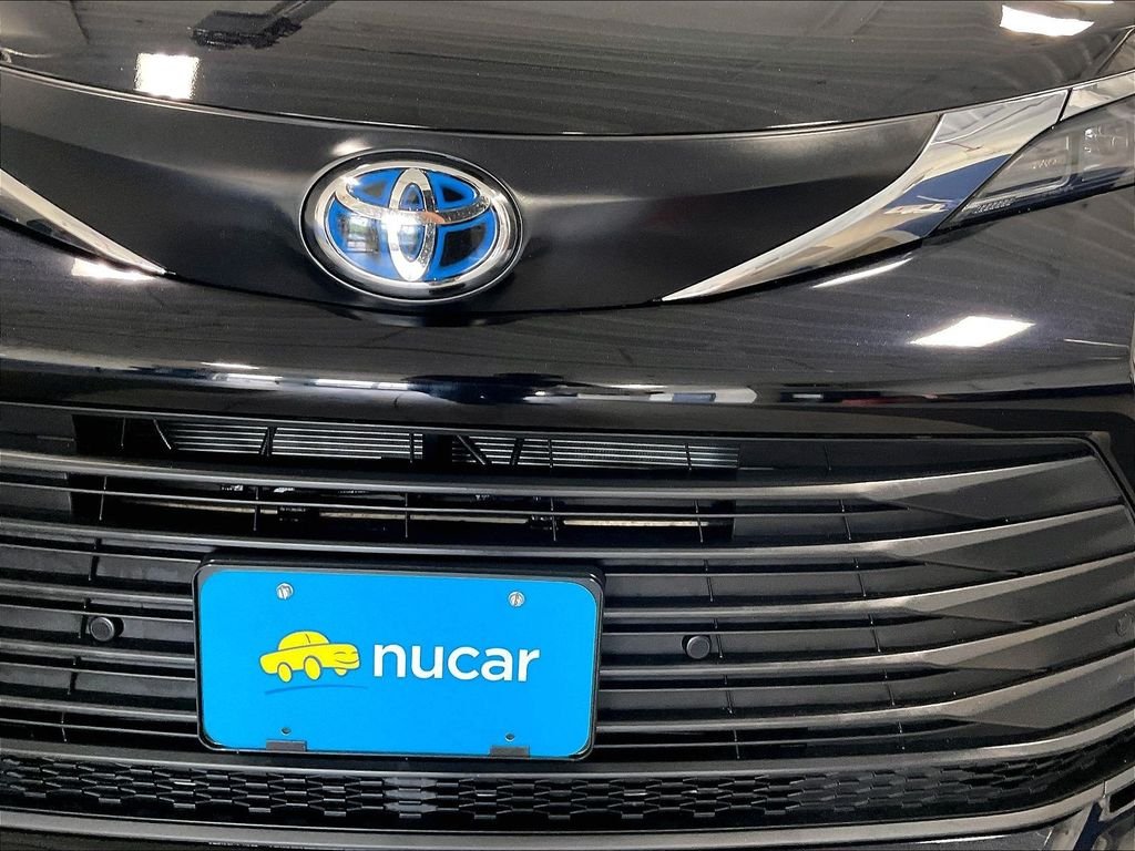 Used 2025 Black Toyota XLE image 33