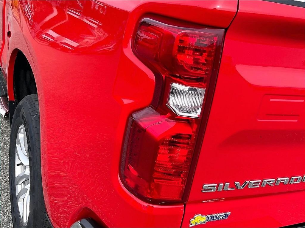 Used 2022 Red Chevrolet LT image 33