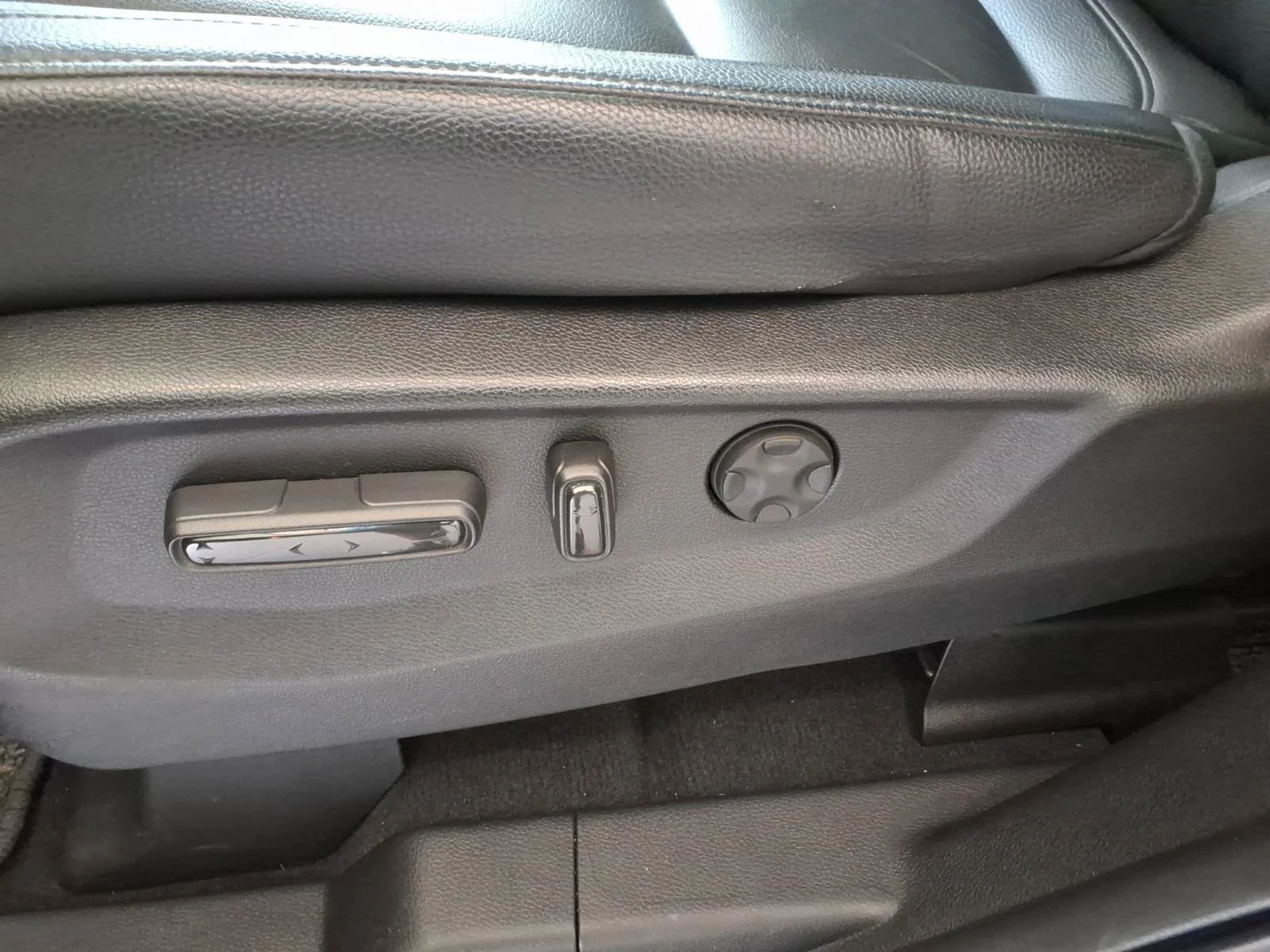2025 Honda Odyssey EX-L - Photo 24