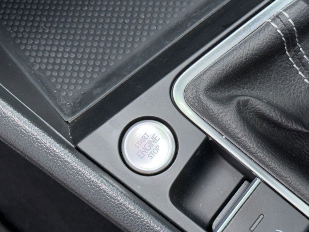 2023 Volkswagen Jetta SE - Photo 32