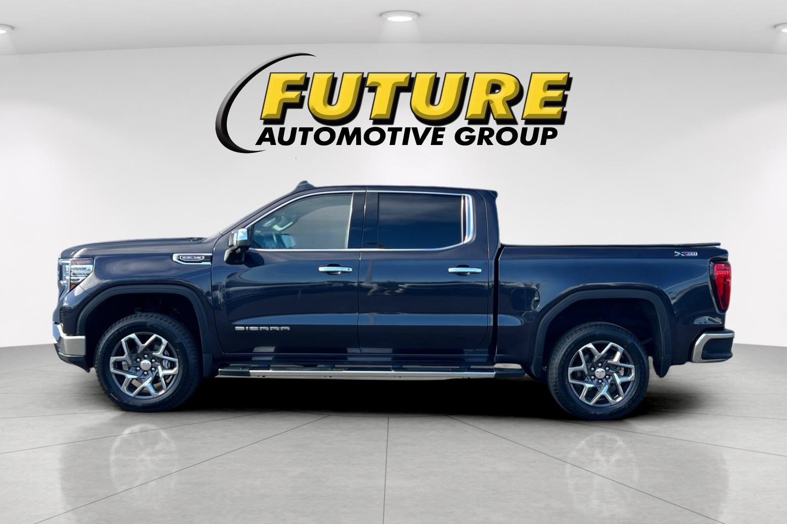 Used 2023 Silver GMC SLT image 6