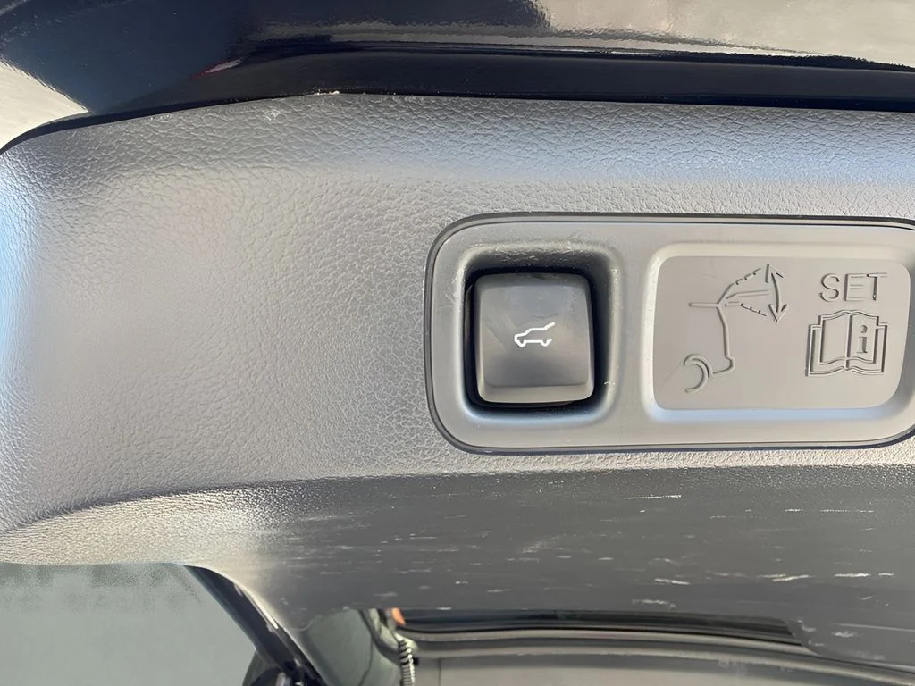 Used 2024 Black Ford XLT image 26