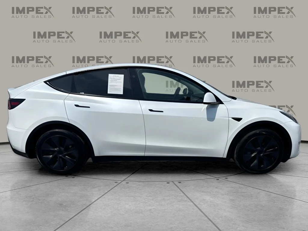 Used 2025  Tesla Long Range image 6