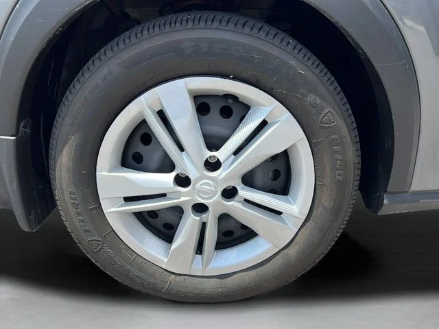 Used 2024 Gray Nissan S image 22