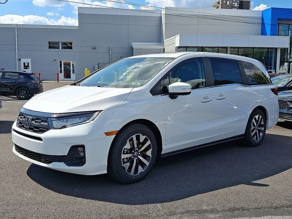 New 2026 Silver Honda EX-L image 2