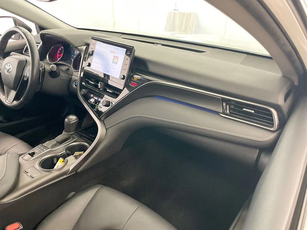 Used 2022  Toyota XSE image 29