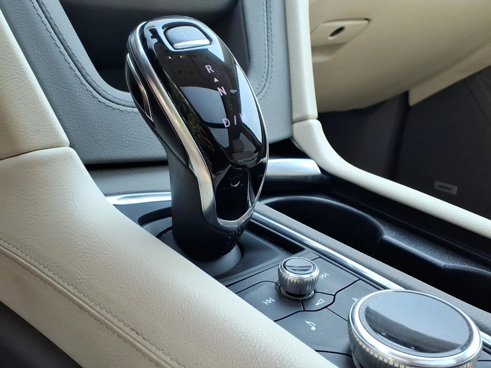 Used 2021 Satin Steel Metallic Cadillac Premium Luxury image 14