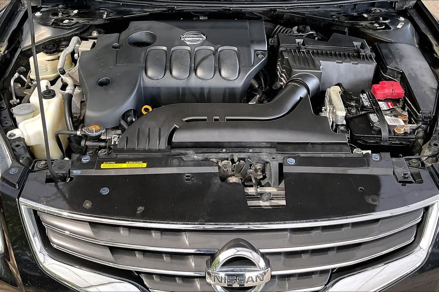 Used 2010 Super Black Nissan 2.5 S image 31
