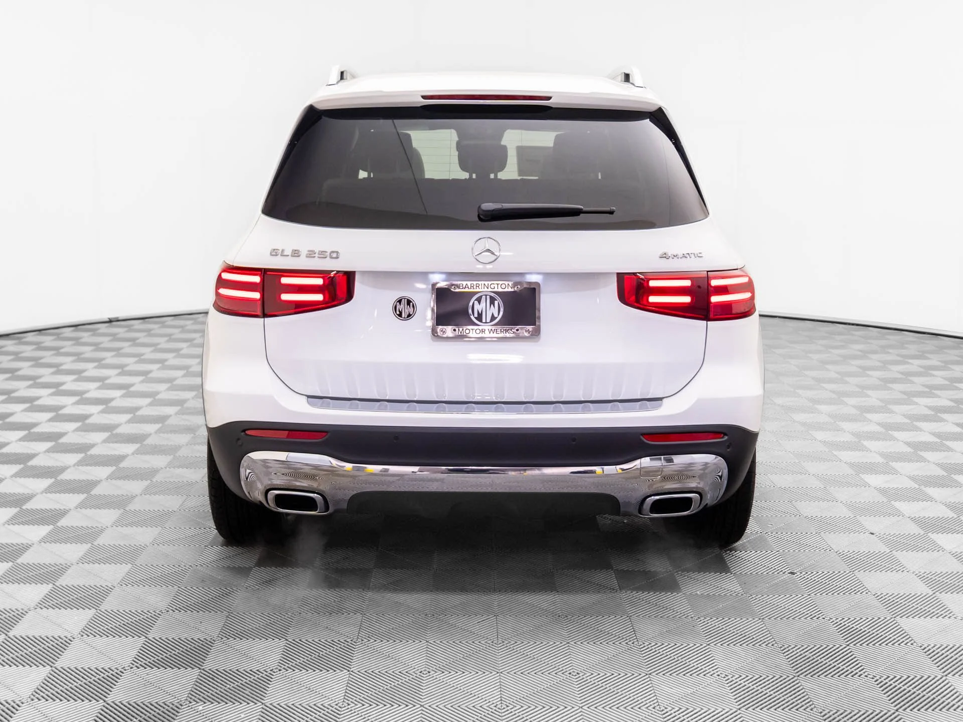 New 2026 White Mercedes-Benz GLB 250 image 4