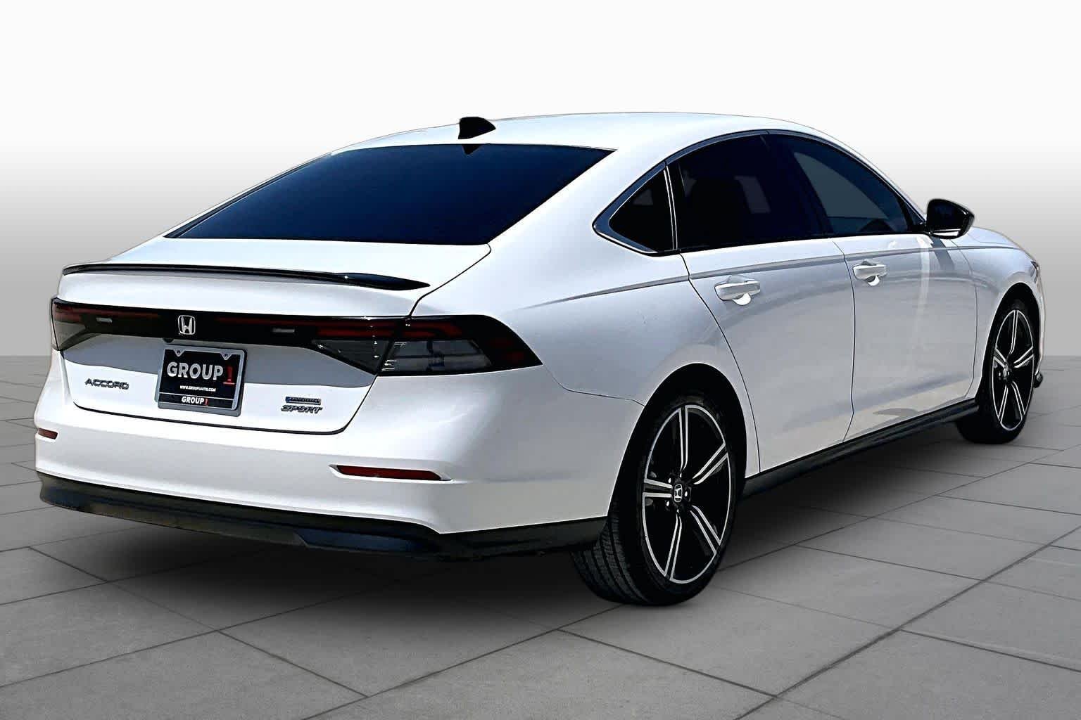 Used 2023 Platinum White Pearl Honda Sport image 23