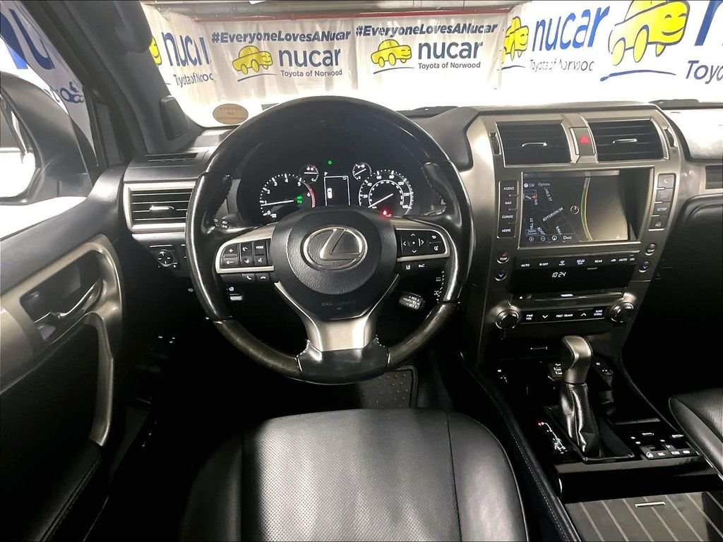 Used 2021 White Lexus 460 image 17