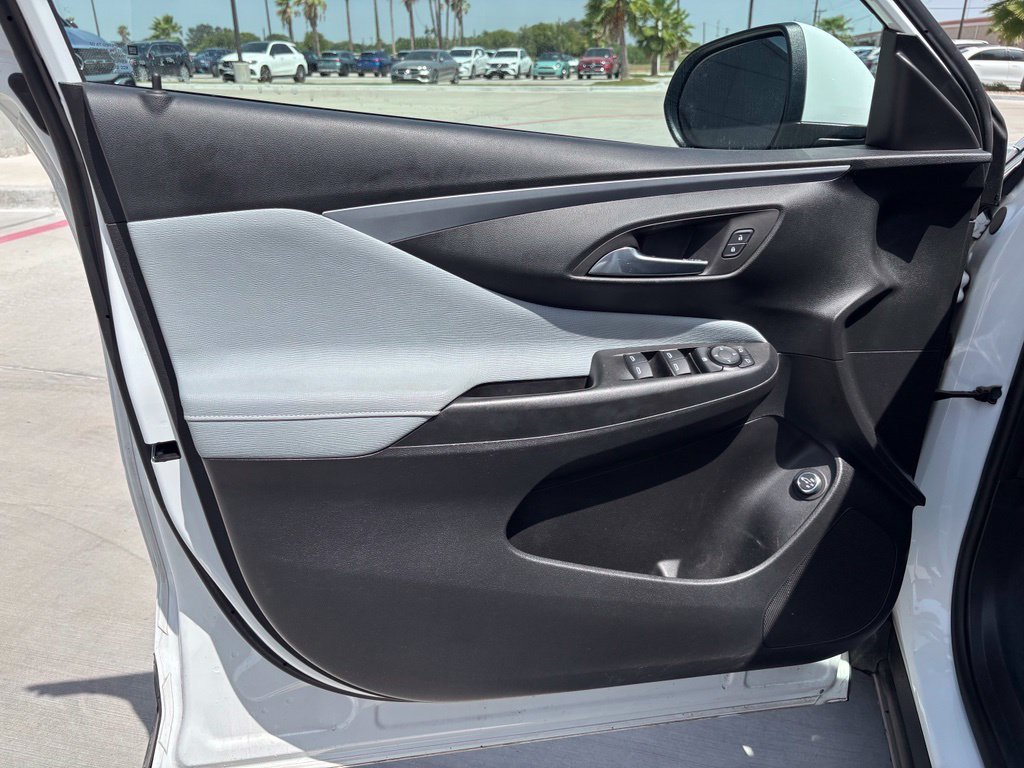 Used 2025 White Buick Preferred image 8