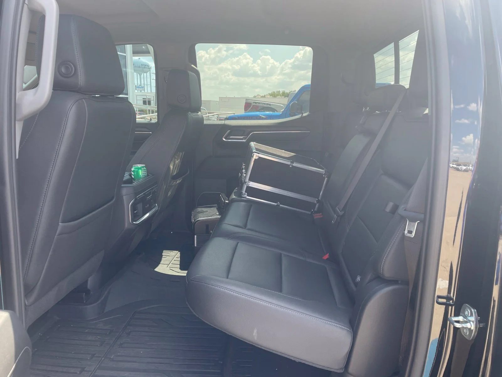 Used 2023 ONYX BLACK GMC SLT image 12