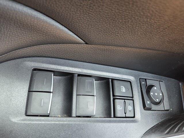 Used 2022 Midnight Black Metallic Toyota XLE Premium image 20