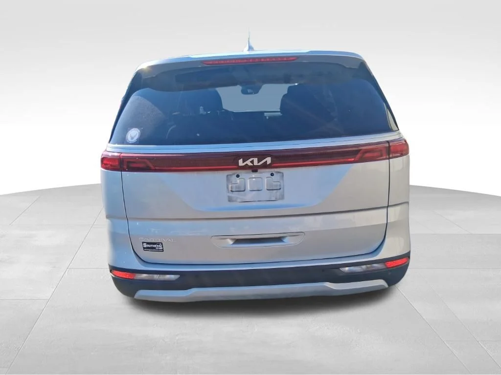 Used 2023 Silver Kia LX image 5