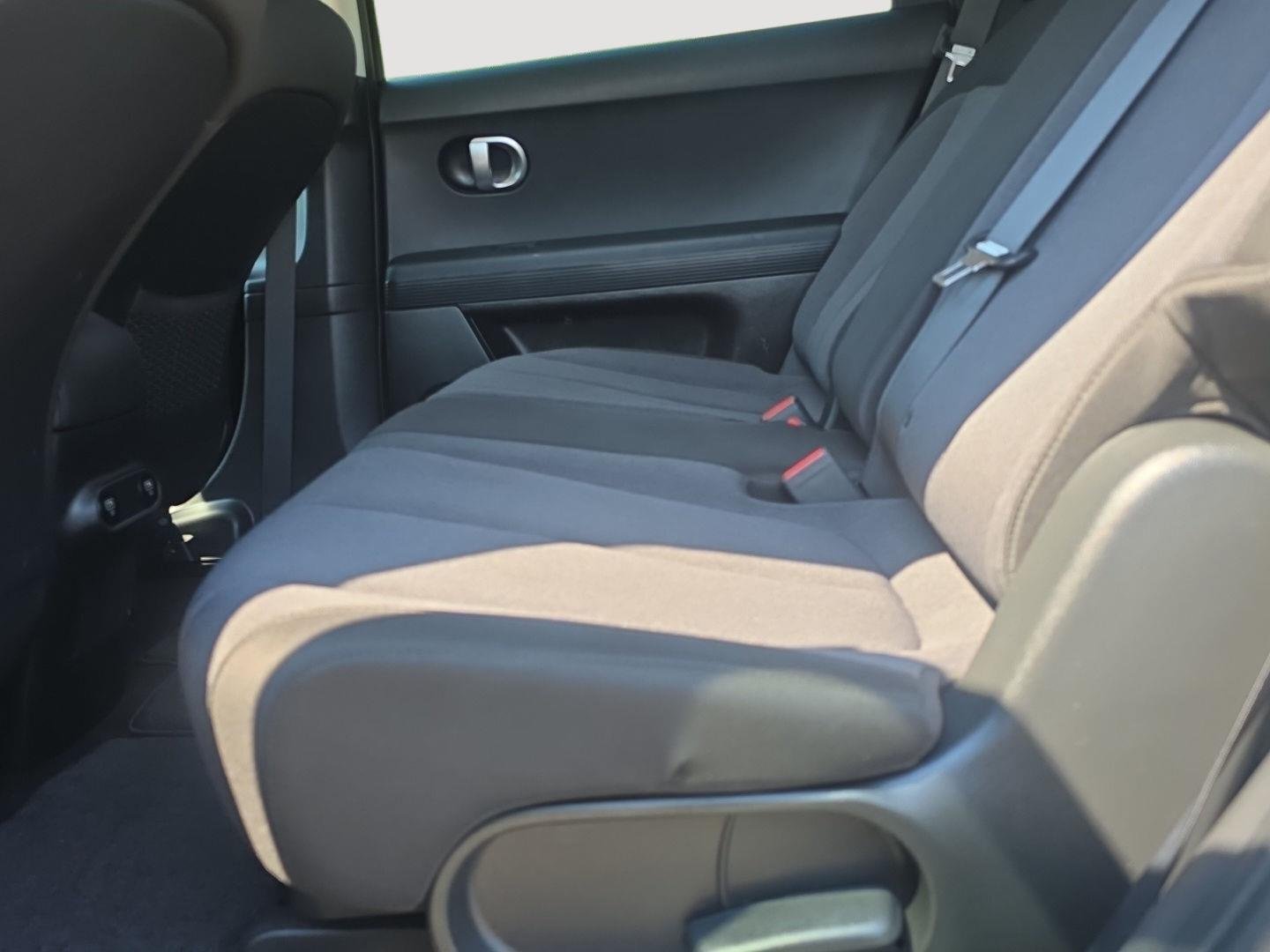 2024 Hyundai IONIQ 5 SE - Photo 24