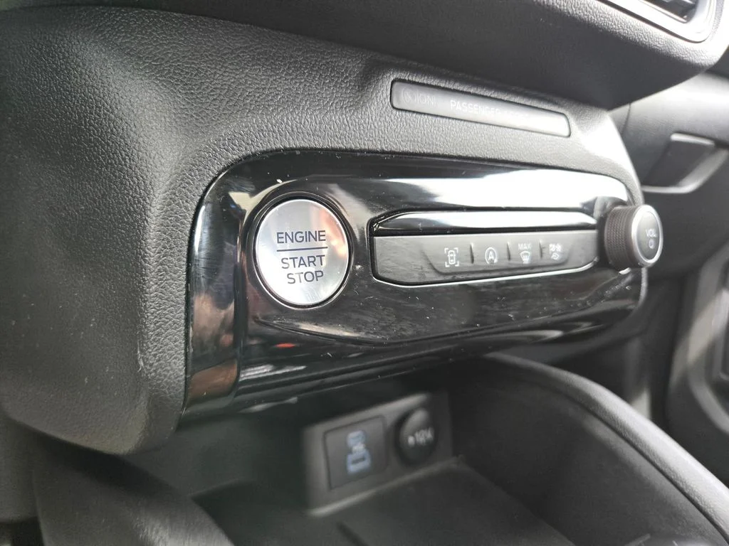 Used 2023 Agate Black Metallic Ford ST-Line image 24