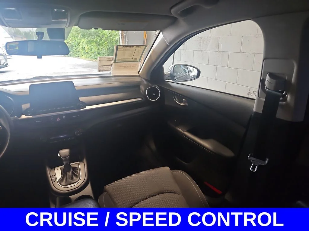 Used 2019 Black Kia LXS image 11