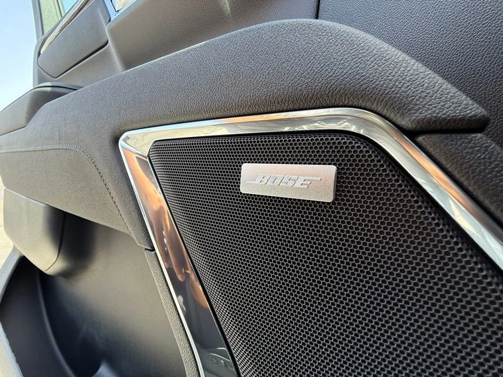 New 2026 Sterling Metallic GMC Elevation image 31