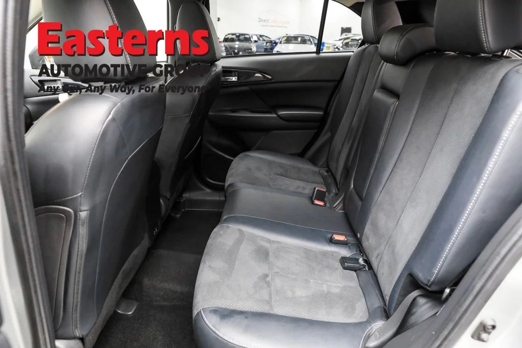 Used 2024 Silver Mitsubishi SE image 20