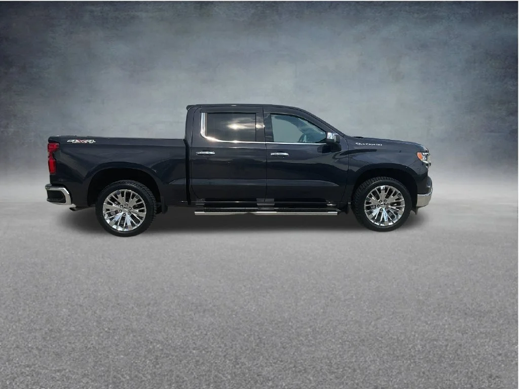 Used 2022 Gray Chevrolet LTZ image 8
