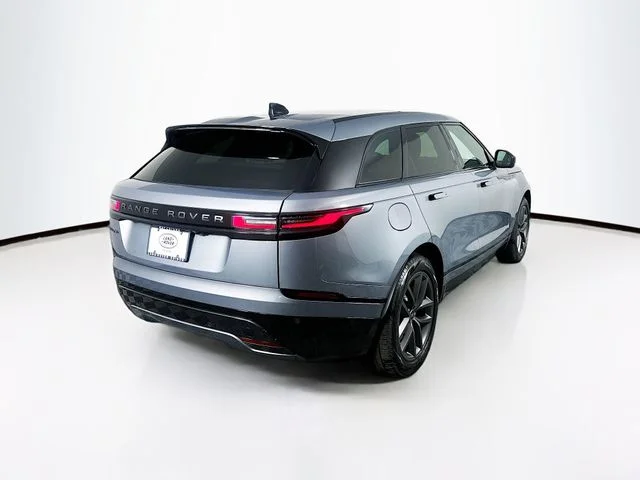 Used 2026  Land Rover Dynamic SE image 5