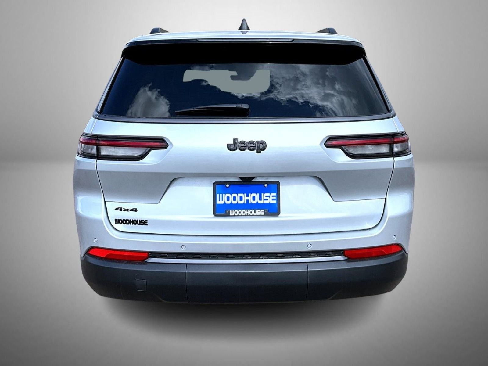 New 2026 Silver Zynith Exterior Paint Jeep Limited image 6