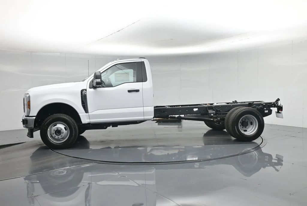 New 2026 White Ford XL image 23