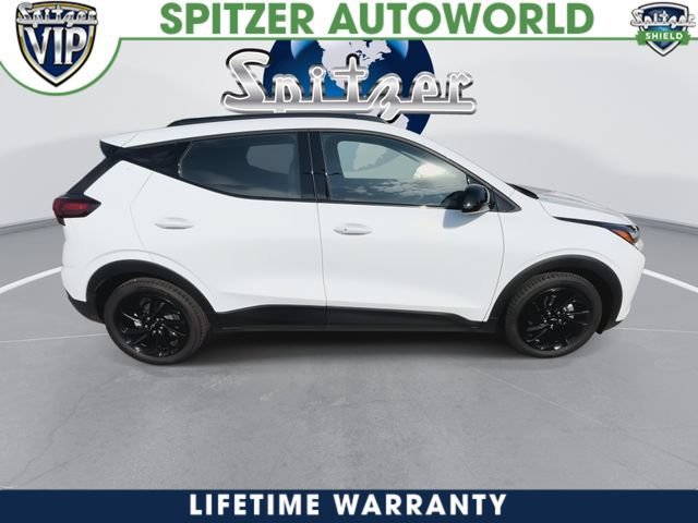 2027 Chevrolet Bolt RS - 8
