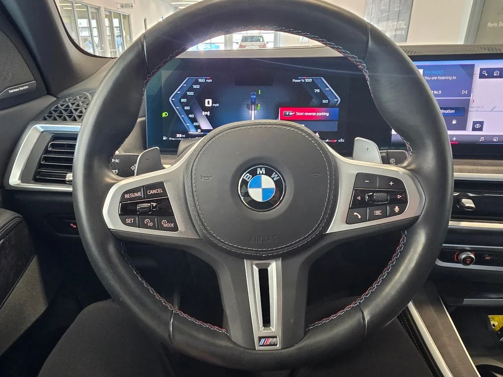 Used 2025 Black BMW M60i image 19