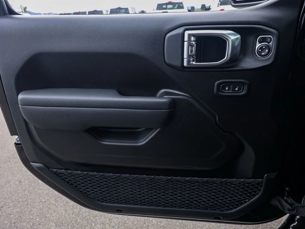 New 2026 Black Clear-Coat Exterior Paint Jeep Sport S image 22