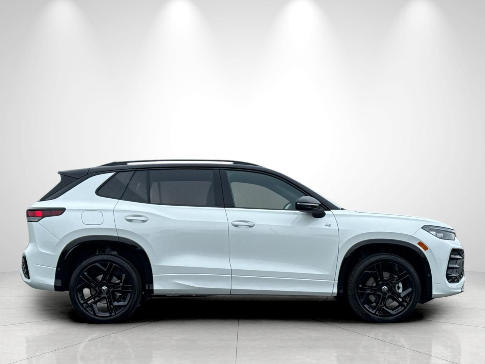 New 2026 Opal White W/Deep Black Roof Volkswagen 2.0T SE R-Line Black image 6