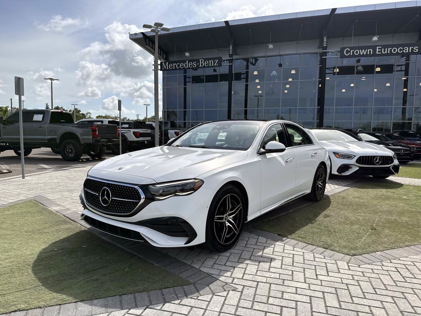 New 2026 Polar White Mercedes-Benz E 350 RWD Sedan image 2