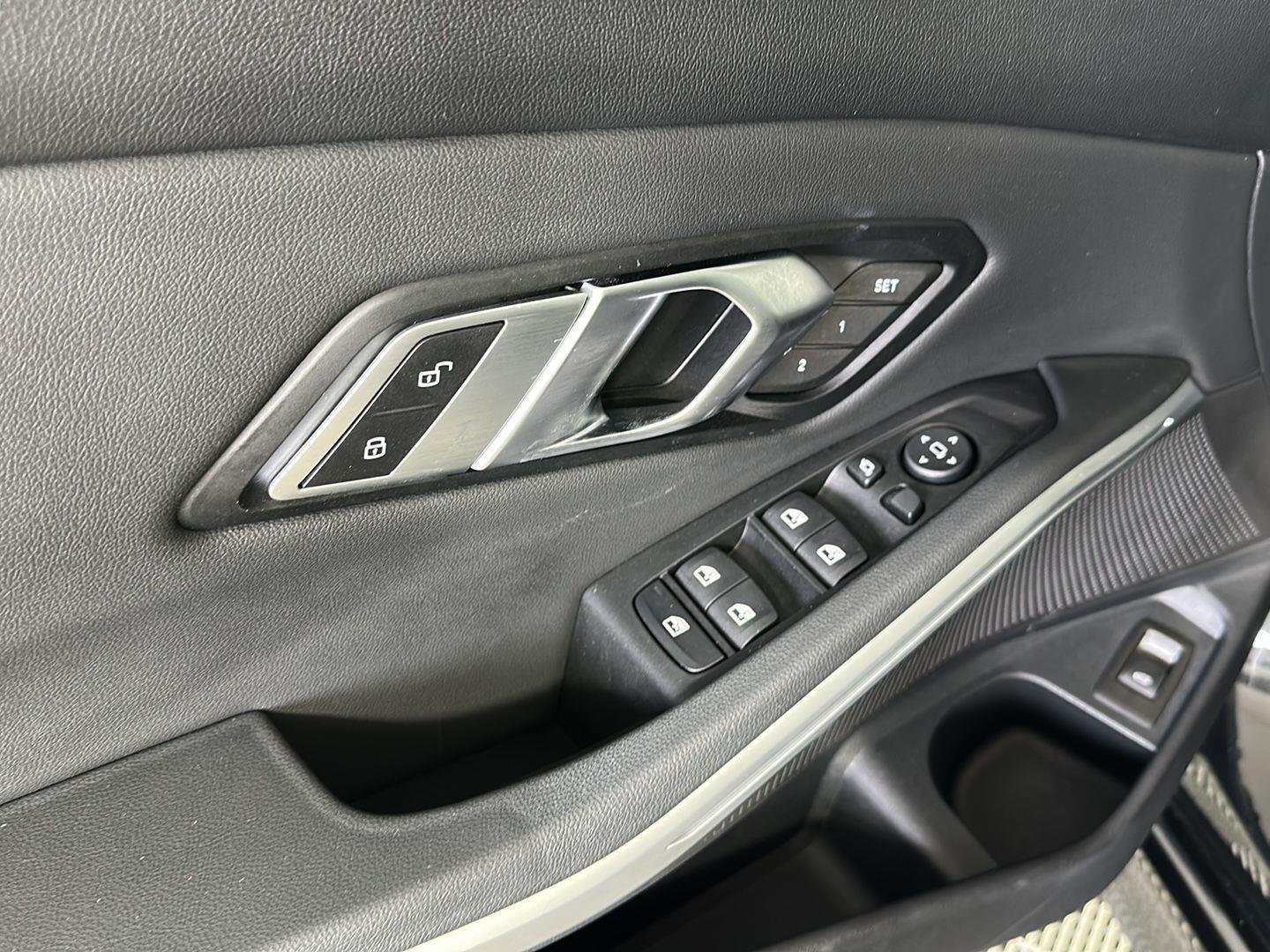 Used 2020 Black Sapphire Metallic BMW 330i xDrive image 9