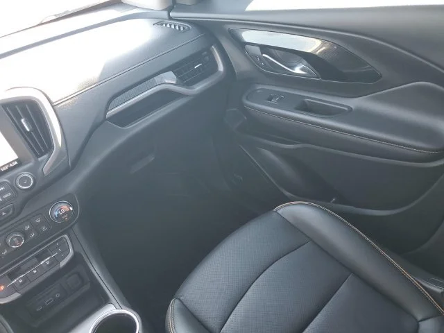 Used 2022 DESERT SAND METALLIC GMC AT4 image 35