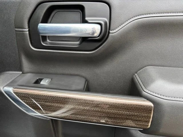 Used 2022 Silver Ice Metallic Chevrolet LT Trail Boss image 21