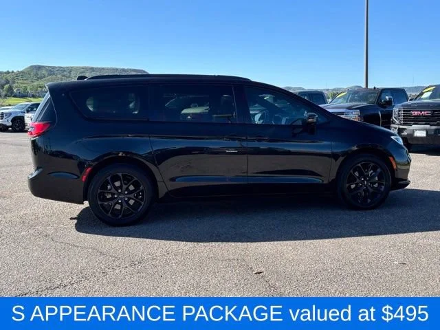 Used 2021 Black Chrysler Limited AWD image 7