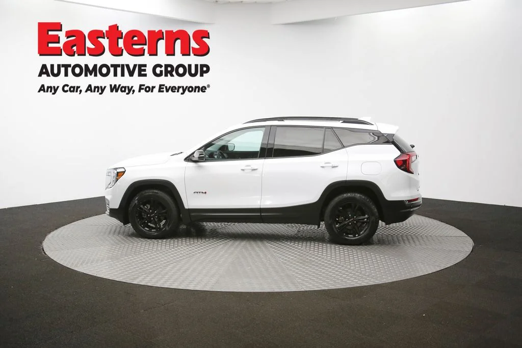 Used 2022 White GMC AT4 image 63